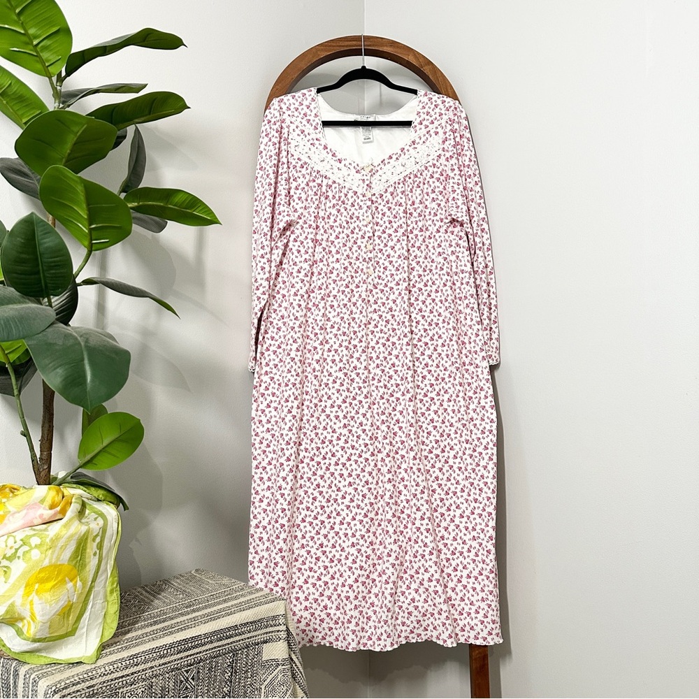 Vintage Amanda Stewart LARGE White Floral Long Sleeve Cottagecore Nightgown